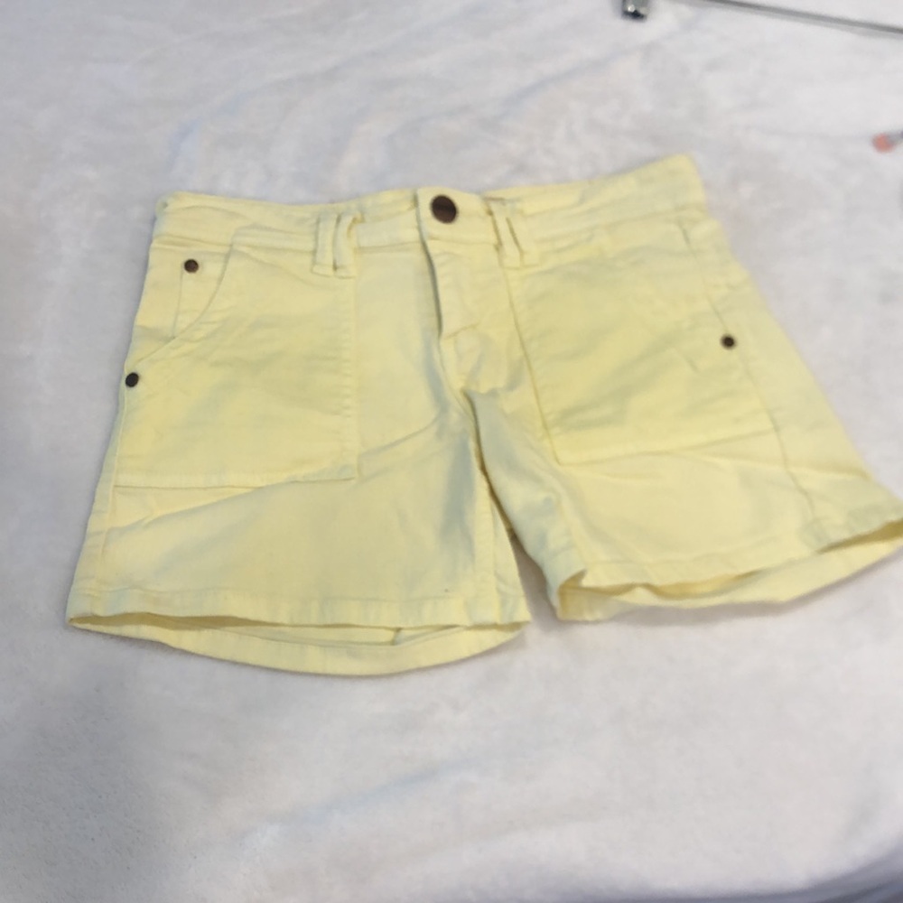 Sanctuary denim Light Yellow Jeans shorts The Catch front back pockets SZ 25”